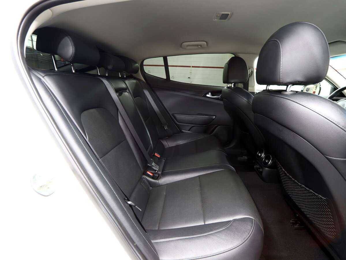 Kia Stinger, 2018 Фото №14