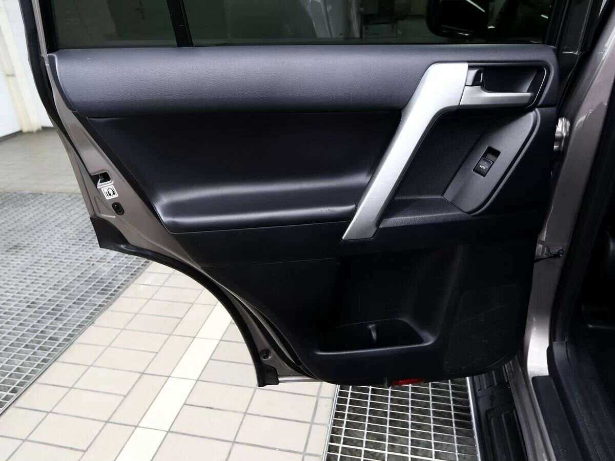 Toyota Land Cruiser Prado, 2018 Фото №11