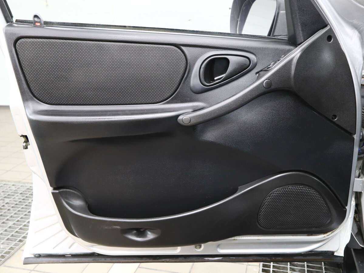 Chevrolet Niva, 2011 - 140 000 км. | Фото №5