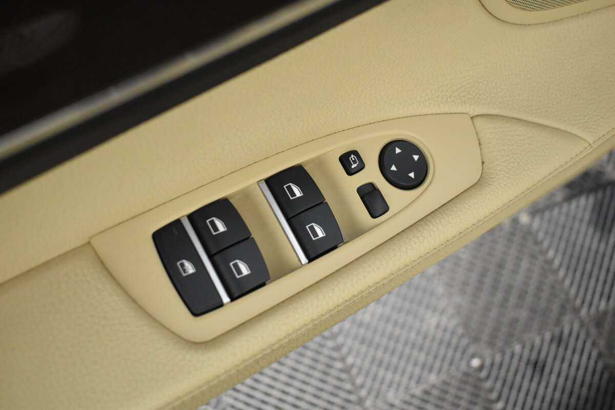 BMW 7 серии 750i xDrive, 2012 - 140 000 км. | Фото №6