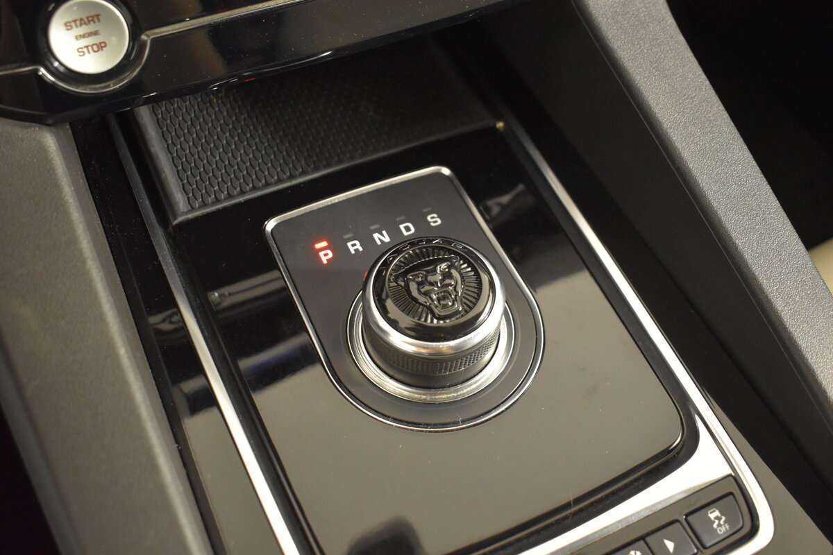 Jaguar F-Pace, 2018 Фото №15