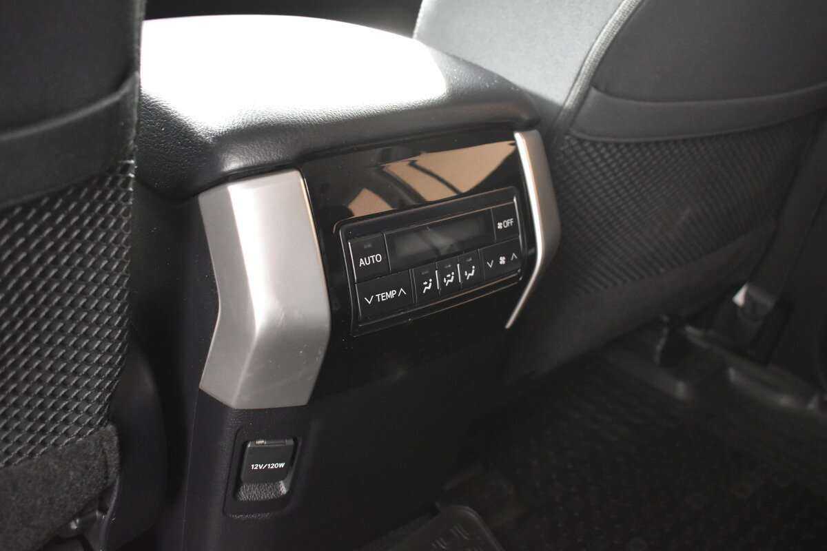 Toyota Land Cruiser Prado, 2021 Фото №8