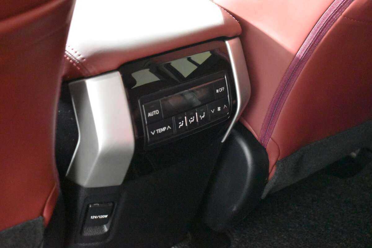 Toyota Land Cruiser Prado, 2018 - 93 000 км. | Фото №8