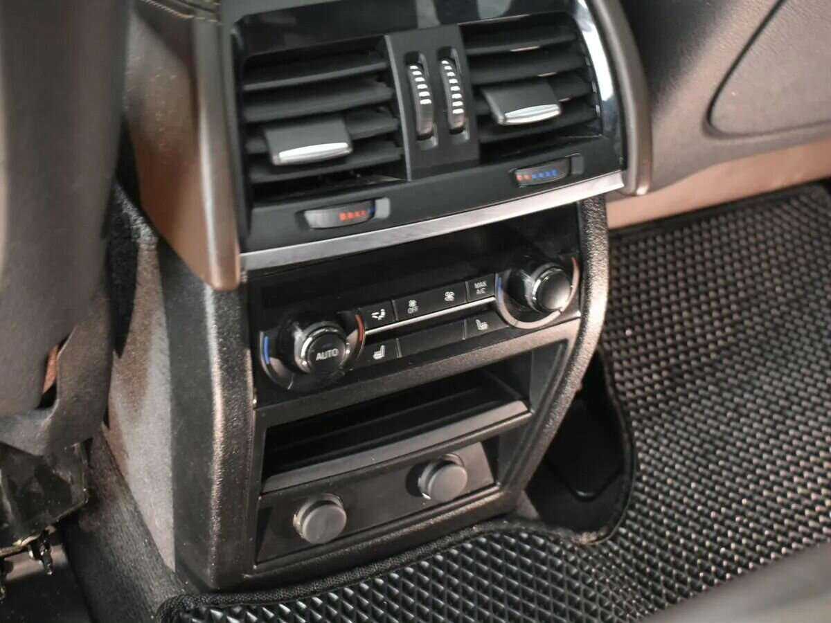 BMW X5 M50d, 2015 Фото №15