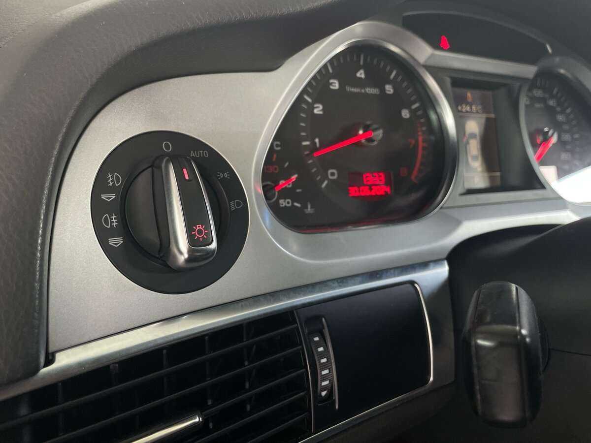 Audi A6, 2010 Фото №12