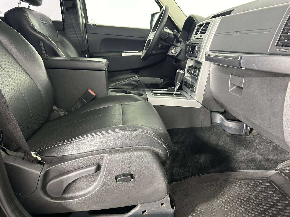 Jeep Cherokee, 2010 Фото №14