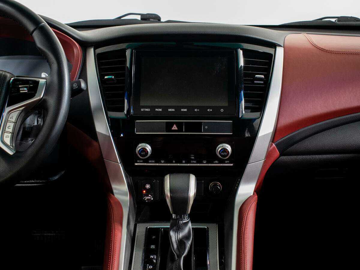 Mitsubishi Montero Sport, 2022 Фото №11