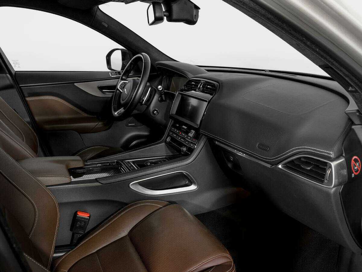Jaguar F-Pace, 2016 Фото №9