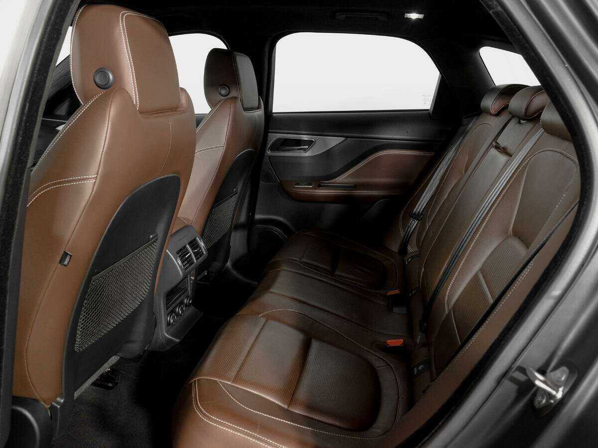 Jaguar F-Pace, 2016 Фото №10