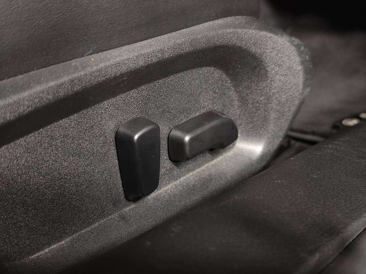 Infiniti Q60, 2017 Фото №11