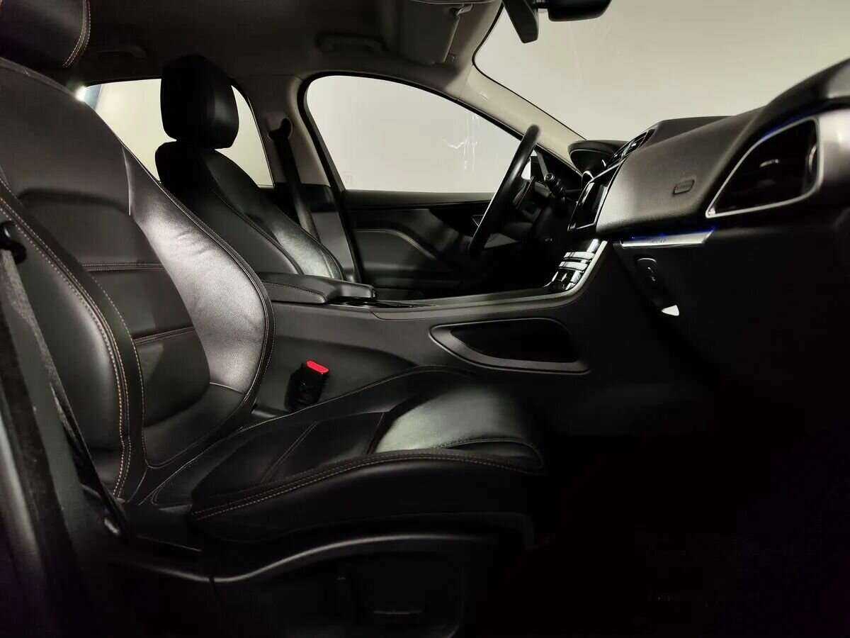 Jaguar F-Pace, 2017 Фото №9