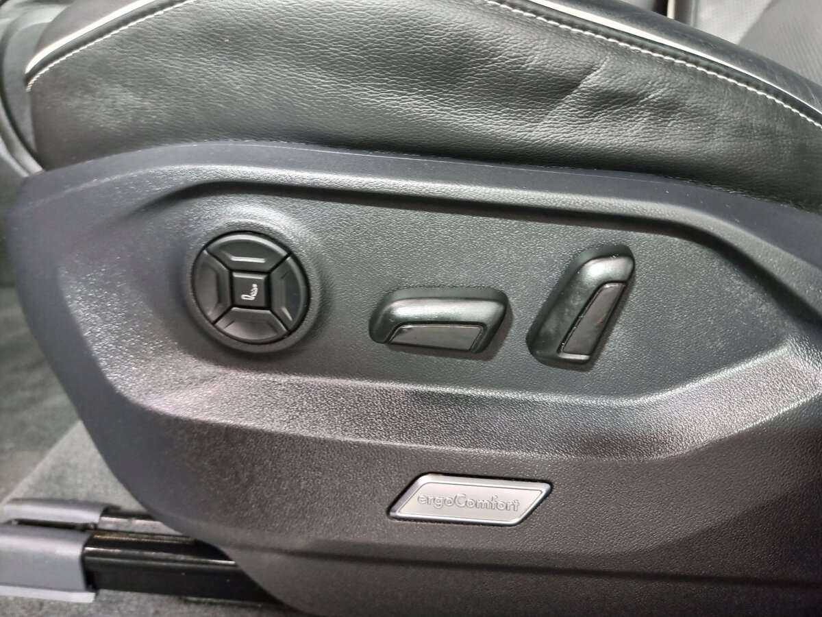 Volkswagen Touareg, 2020 Фото №10