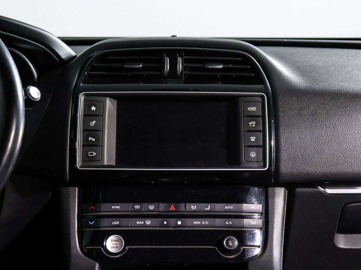 Jaguar F-Pace, 2016 Фото №11