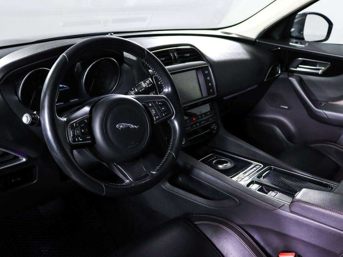 Jaguar F-Pace, 2016 Фото №12
