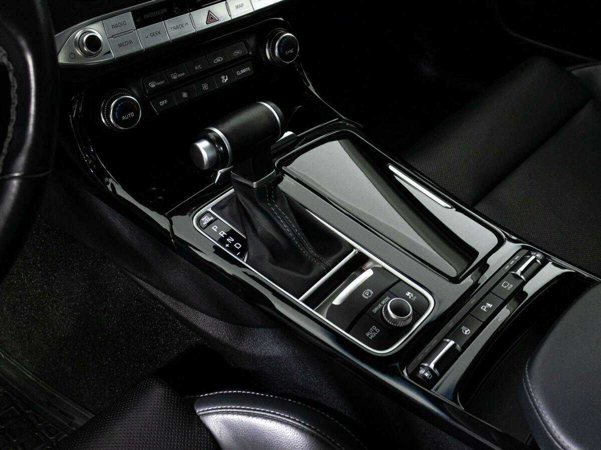 Kia Stinger, 2020 Фото №18