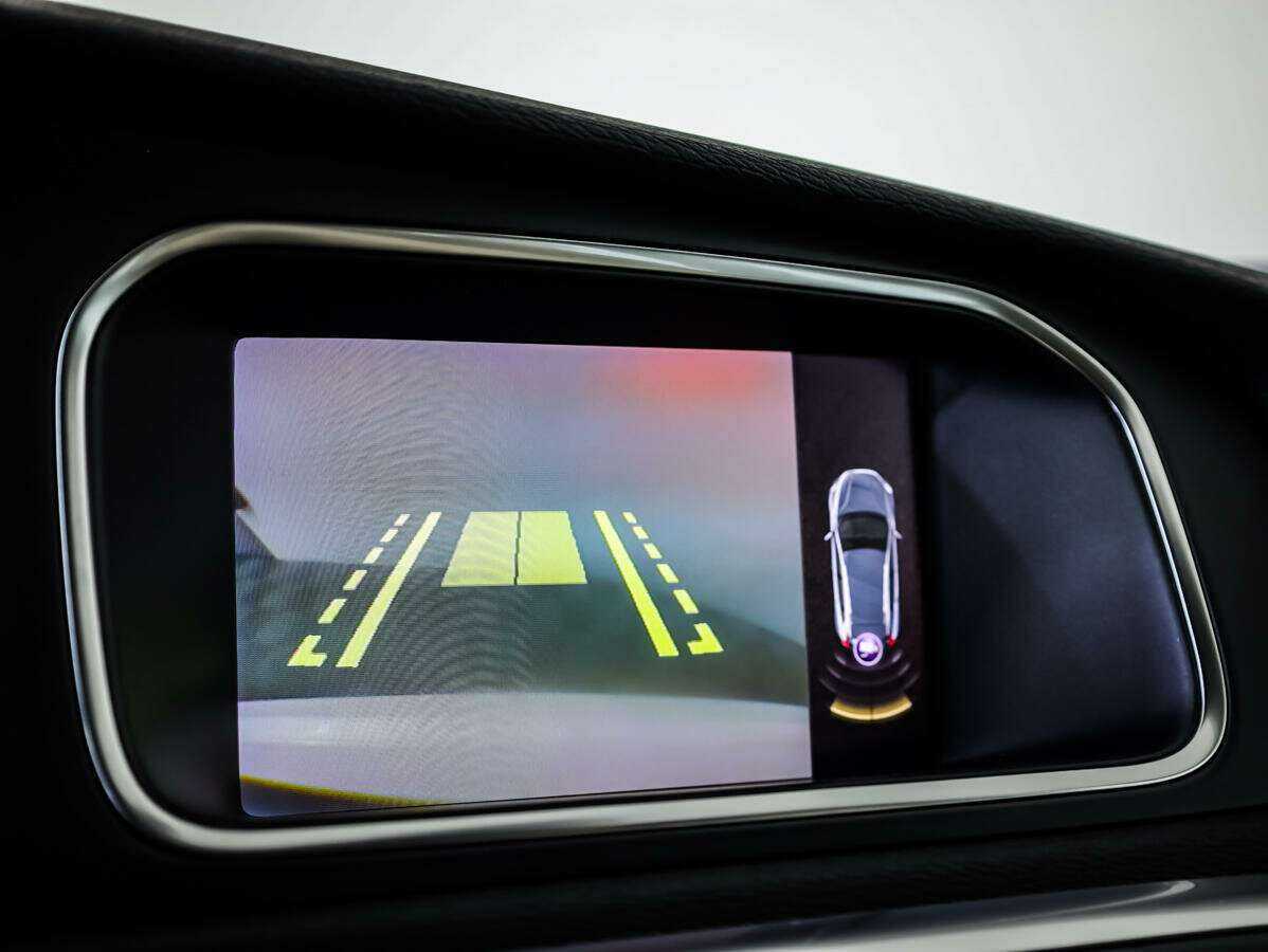 Volvo V40 Cross Country, 2018 Фото №11