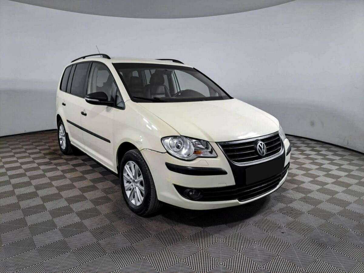 Volkswagen Touran, 2010 - 177 000 км. | Фото №3