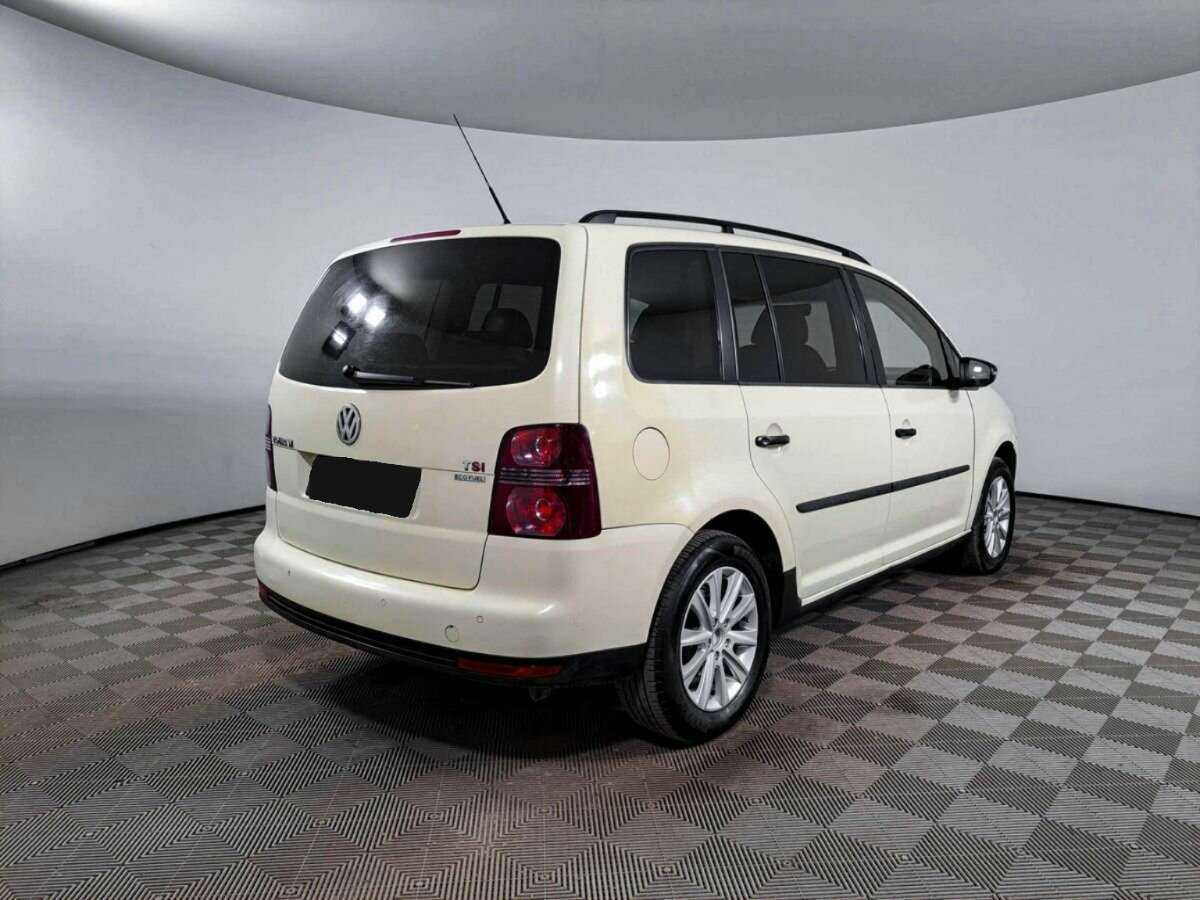 Volkswagen Touran, 2010 - 177 000 км. | Фото №5