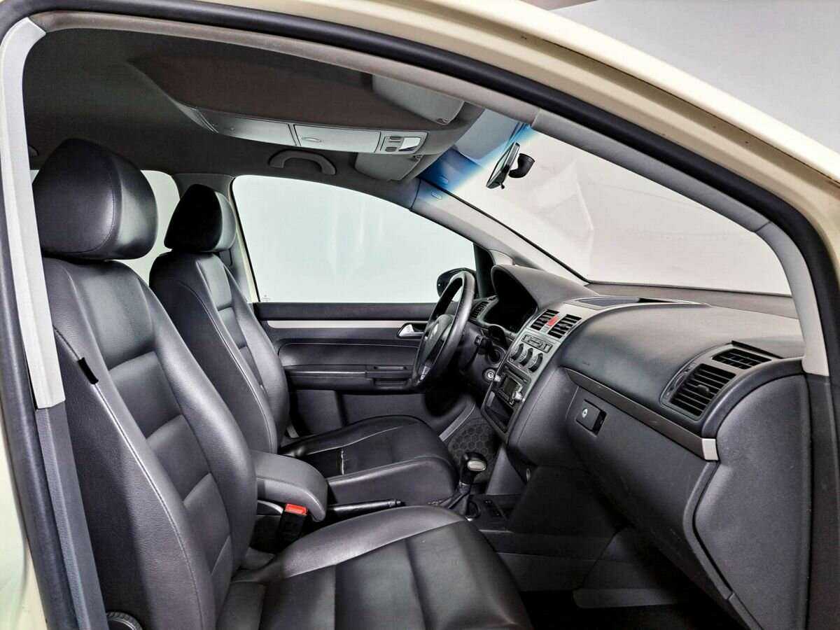 Volkswagen Touran, 2010 Фото №9