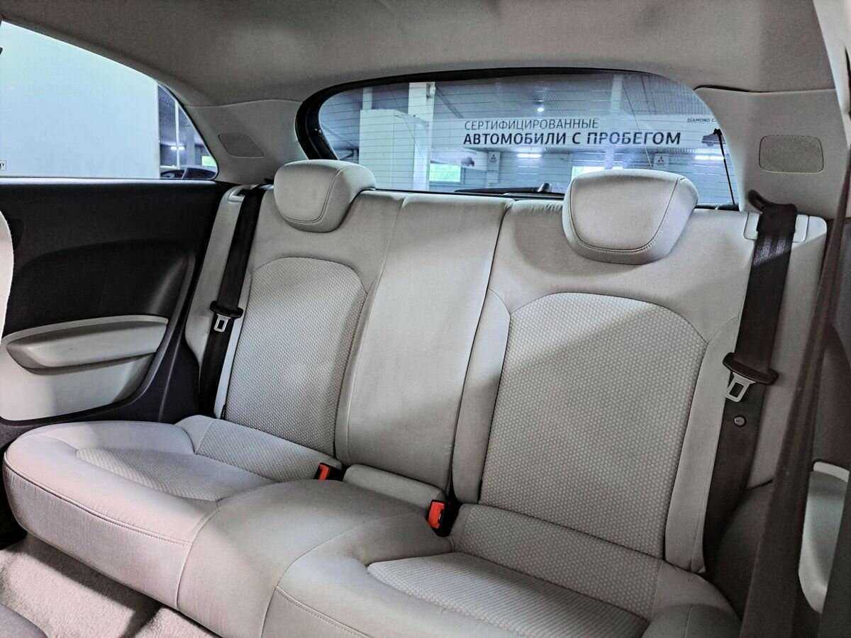 Audi A1, 2011 Фото №10