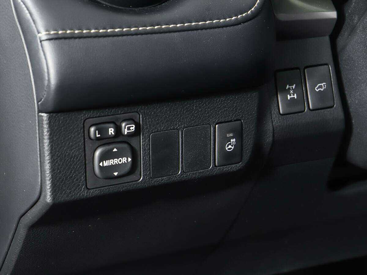 Toyota RAV4, 2018 Фото №16