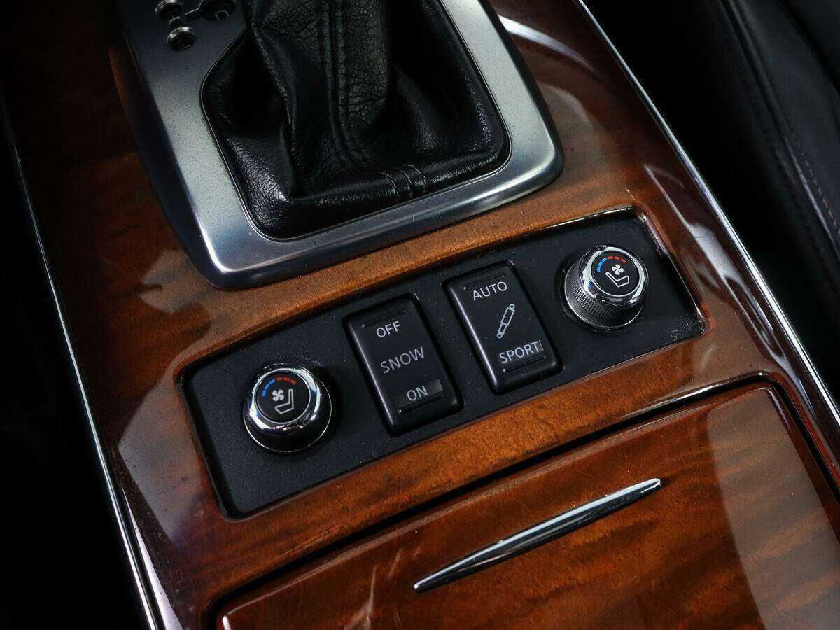 Infiniti FX37, 2011 Фото №26