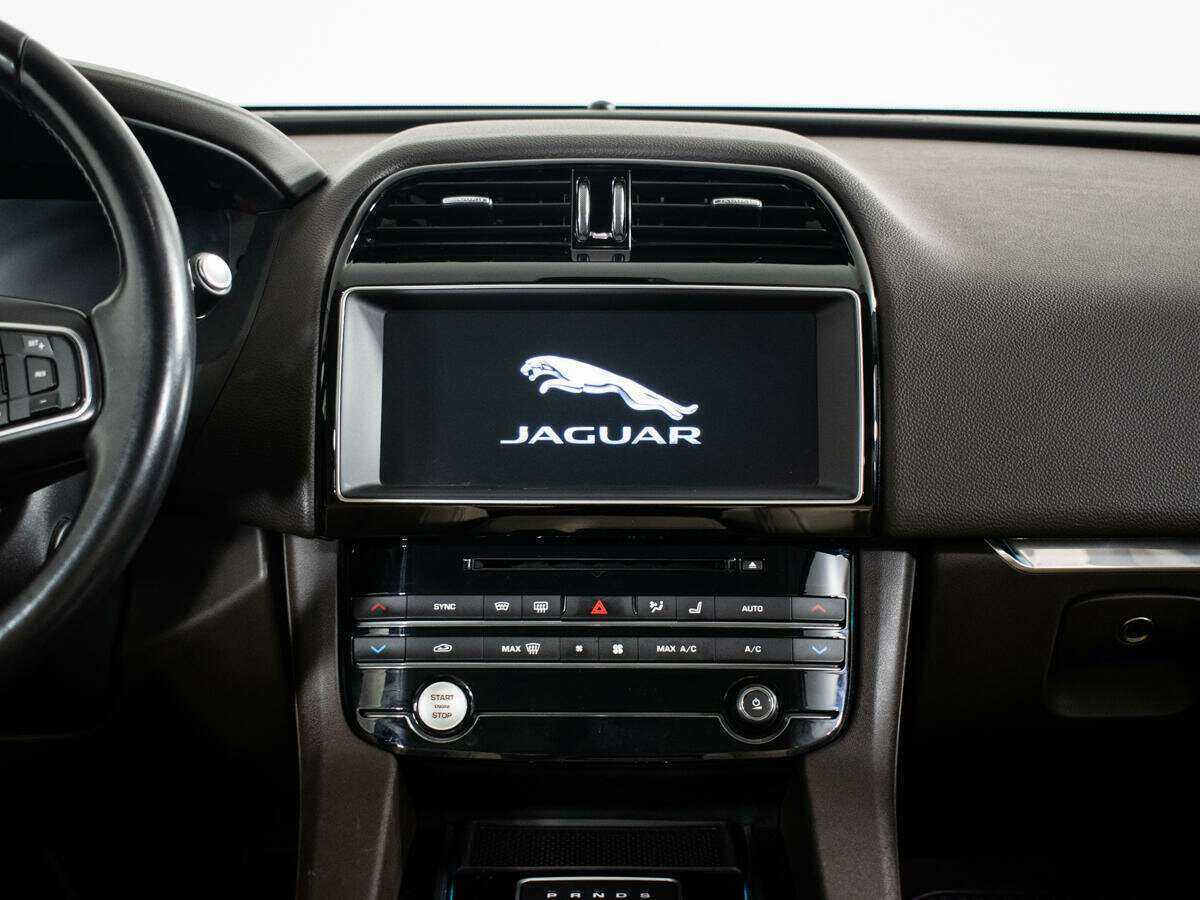 Jaguar F-Pace, 2017 Фото №9