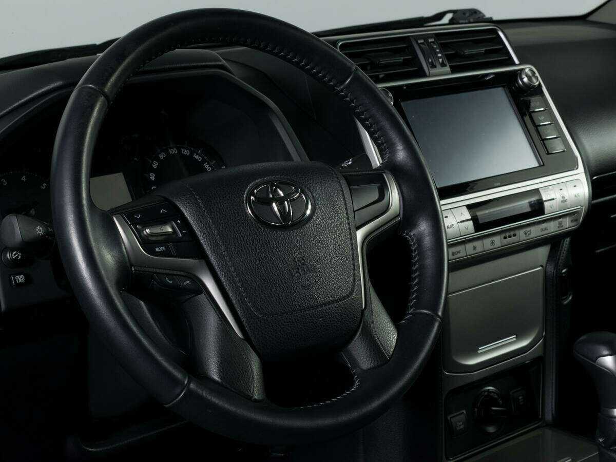 Toyota Land Cruiser Prado, 2018 Фото №15