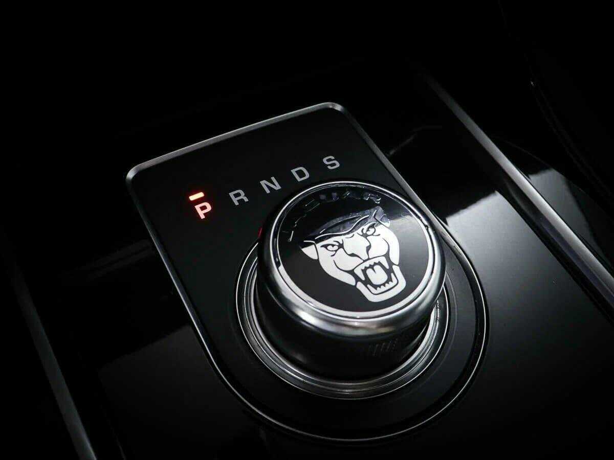 Jaguar XE, 2018 Фото №22