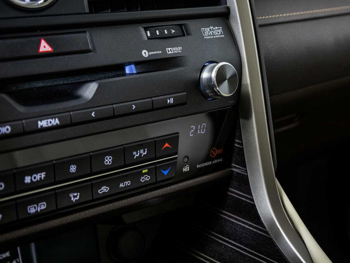 Lexus RX 200t, 2016 Фото №13