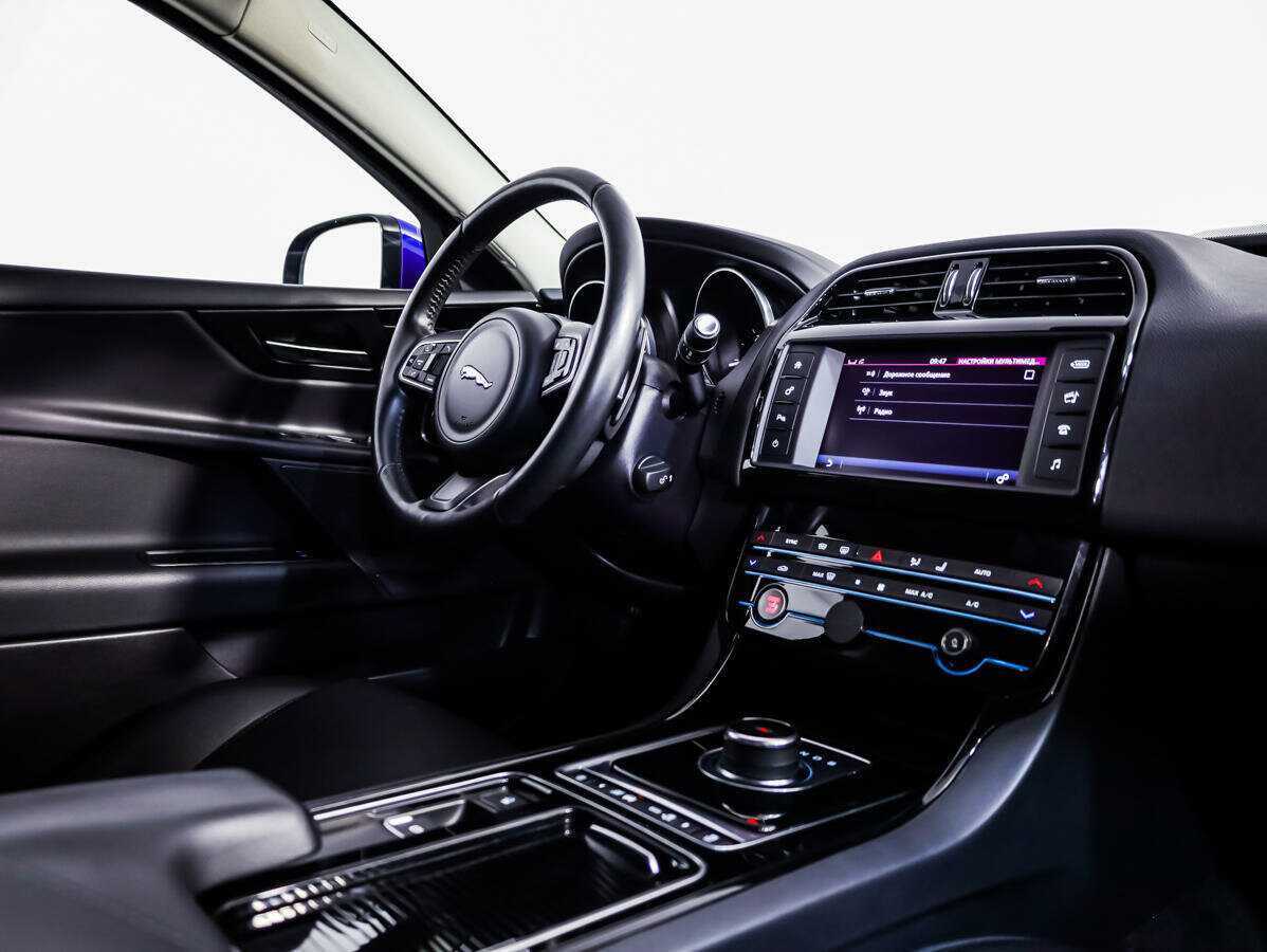 Jaguar XE, 2017 - 70 843 км. | Фото №8