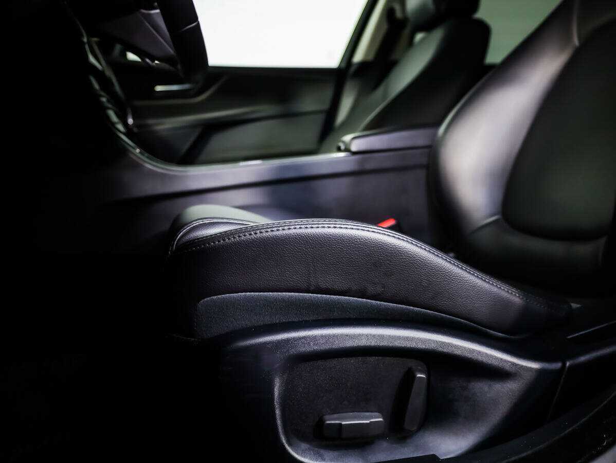 Jaguar XE, 2017 Фото №16