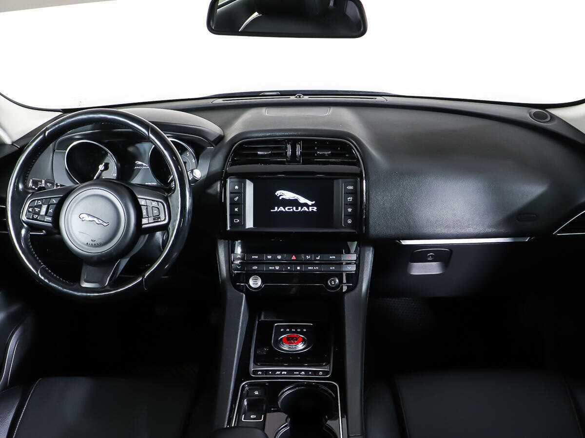 Jaguar F-Pace, 2016 Фото №11