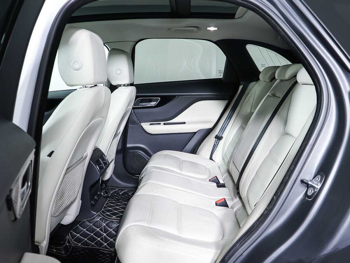 Jaguar F-Pace, 2016 Фото №9