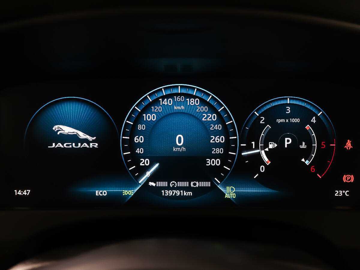 Jaguar F-Pace, 2016 Фото №13