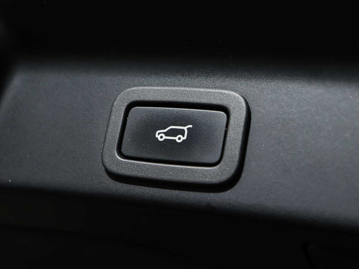 Jaguar F-Pace, 2016 Фото №17