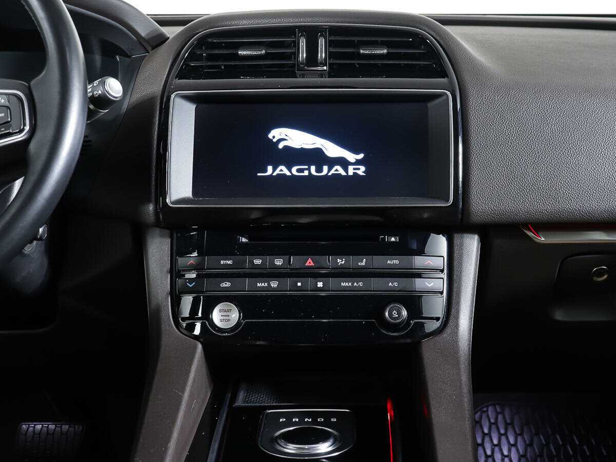 Jaguar F-Pace, 2016 Фото №14