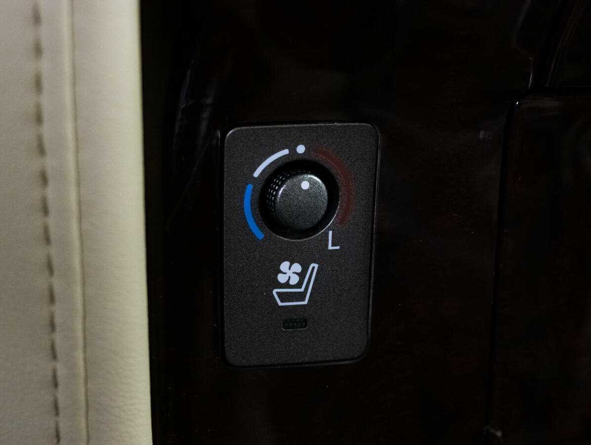 Lexus LX 570, 2008 Фото №24