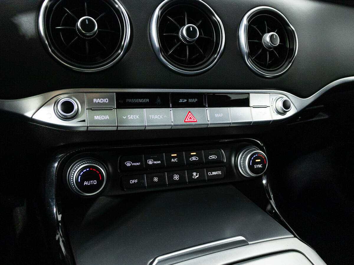 Kia Stinger, 2018 Фото №17