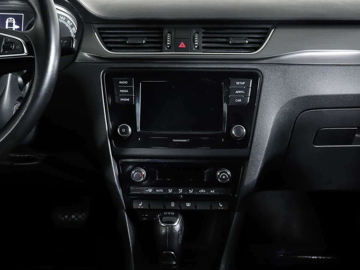 Skoda Rapid, 2017 Фото №12