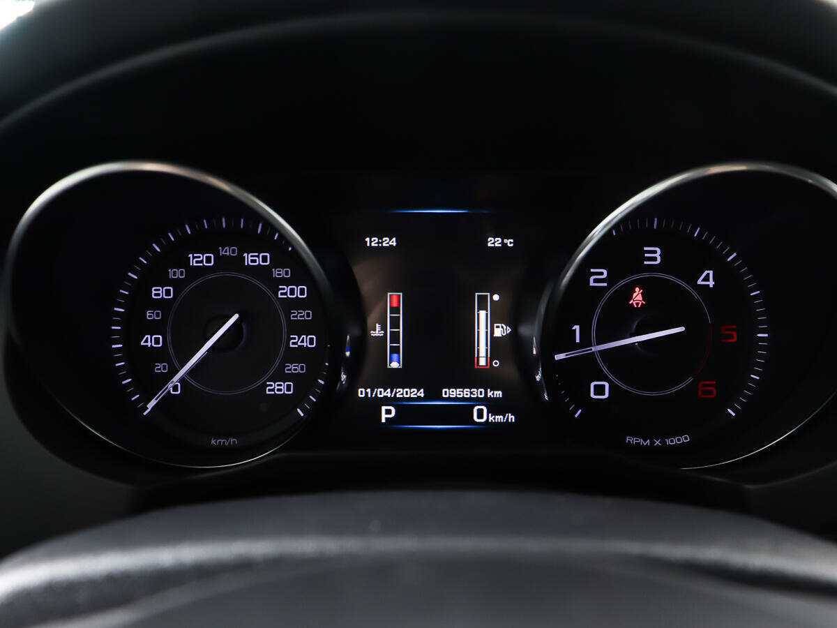 Jaguar XE, 2015 Фото №13