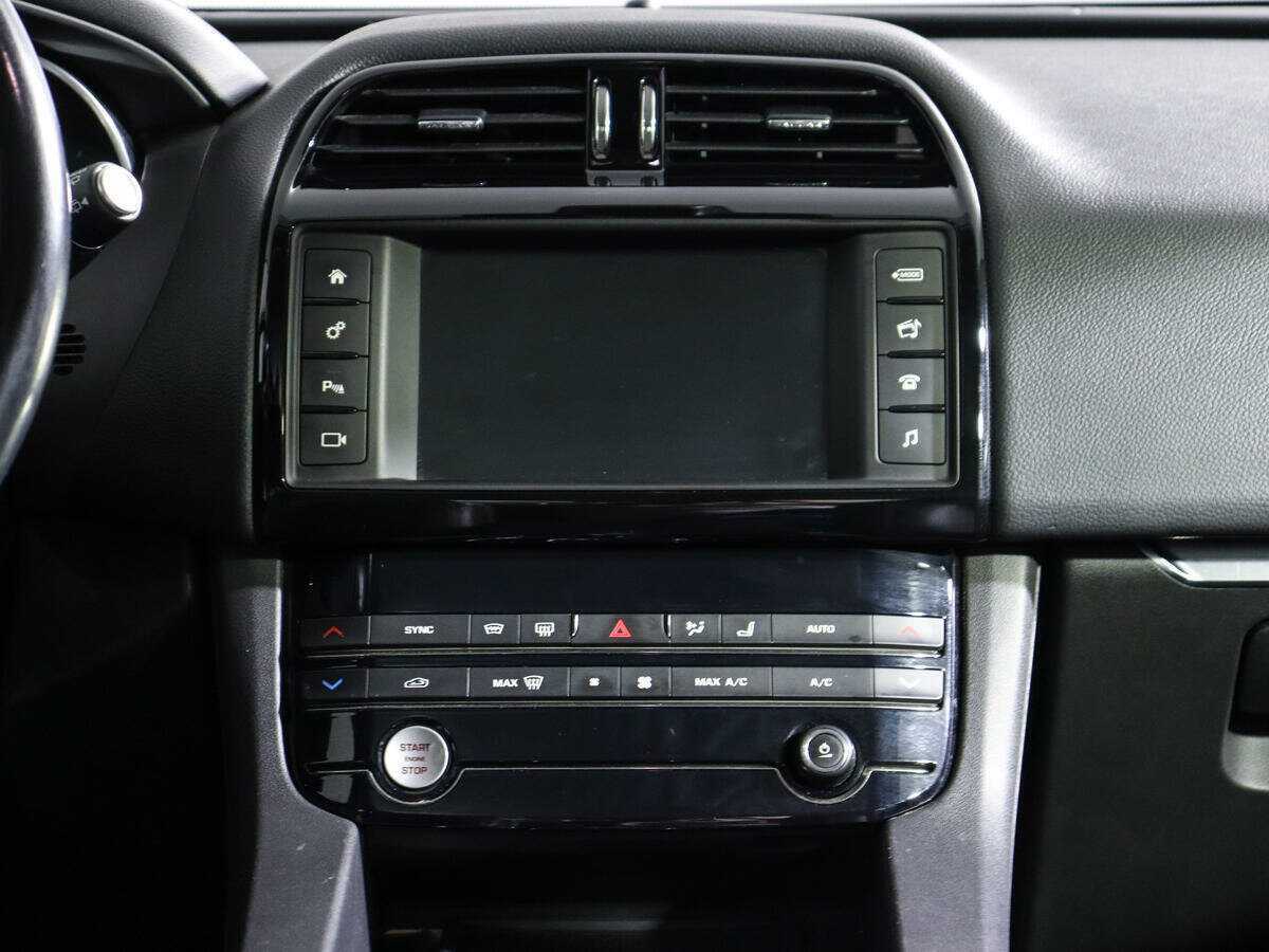 Jaguar F-Pace, 2016 Фото №11