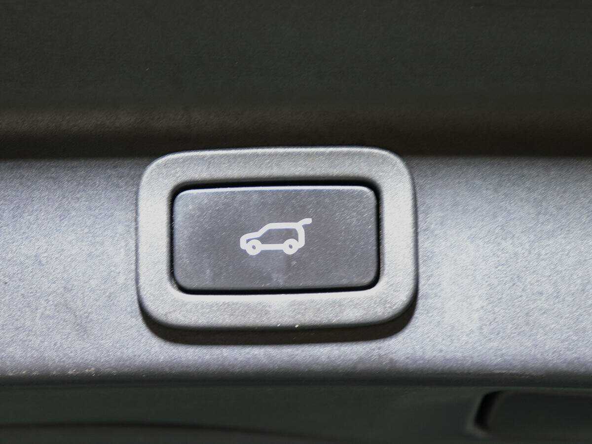 Jaguar F-Pace, 2016 Фото №17