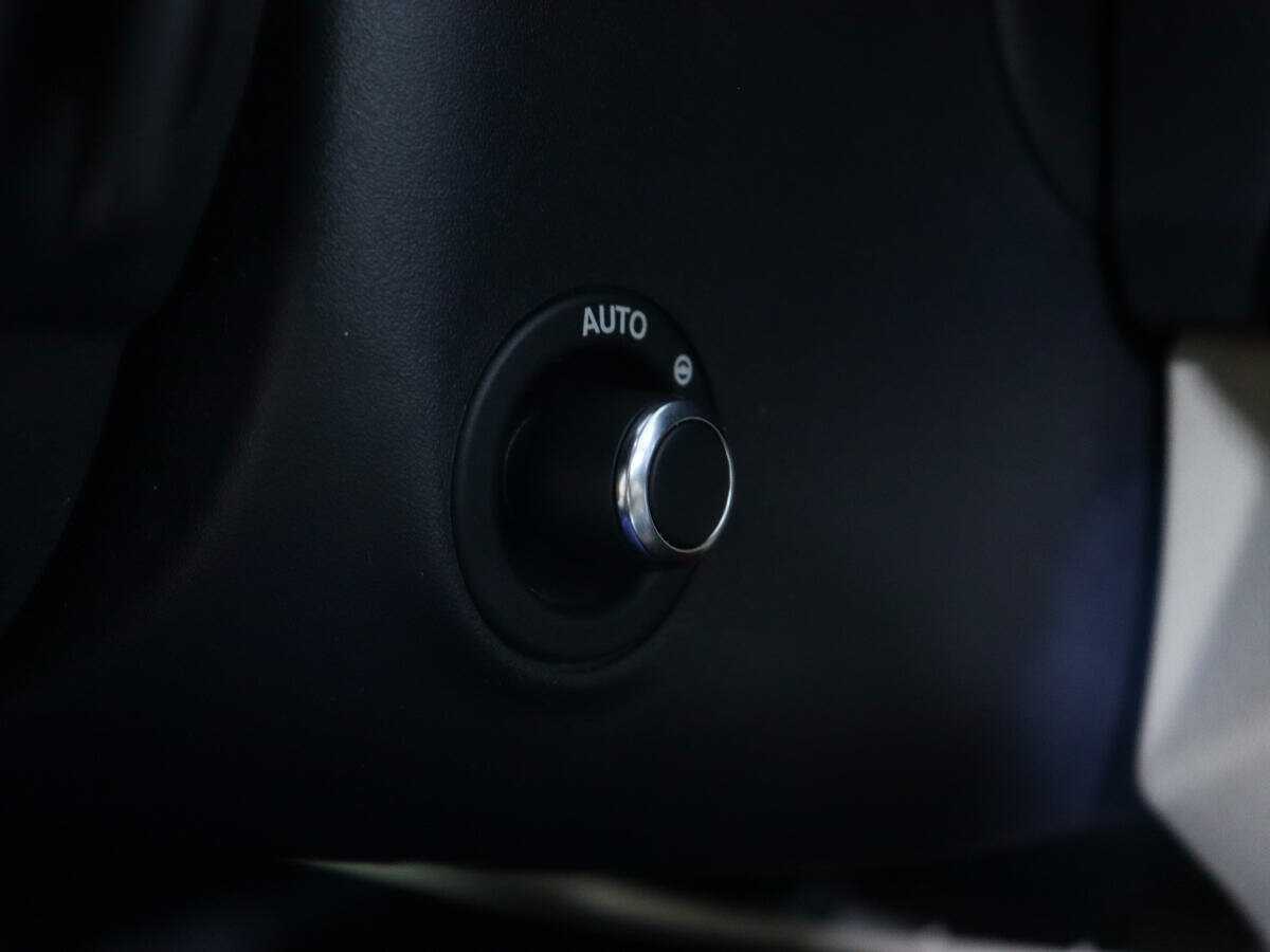 Jaguar XE, 2016 Фото №22