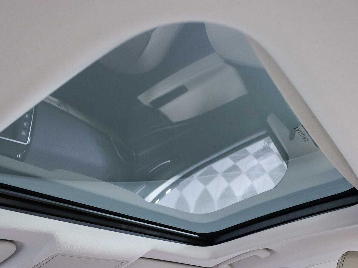 Jaguar XE, 2016 Фото №25