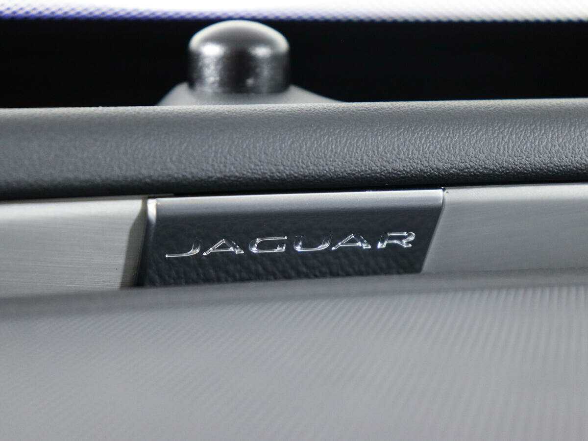 Jaguar XE, 2016 Фото №26