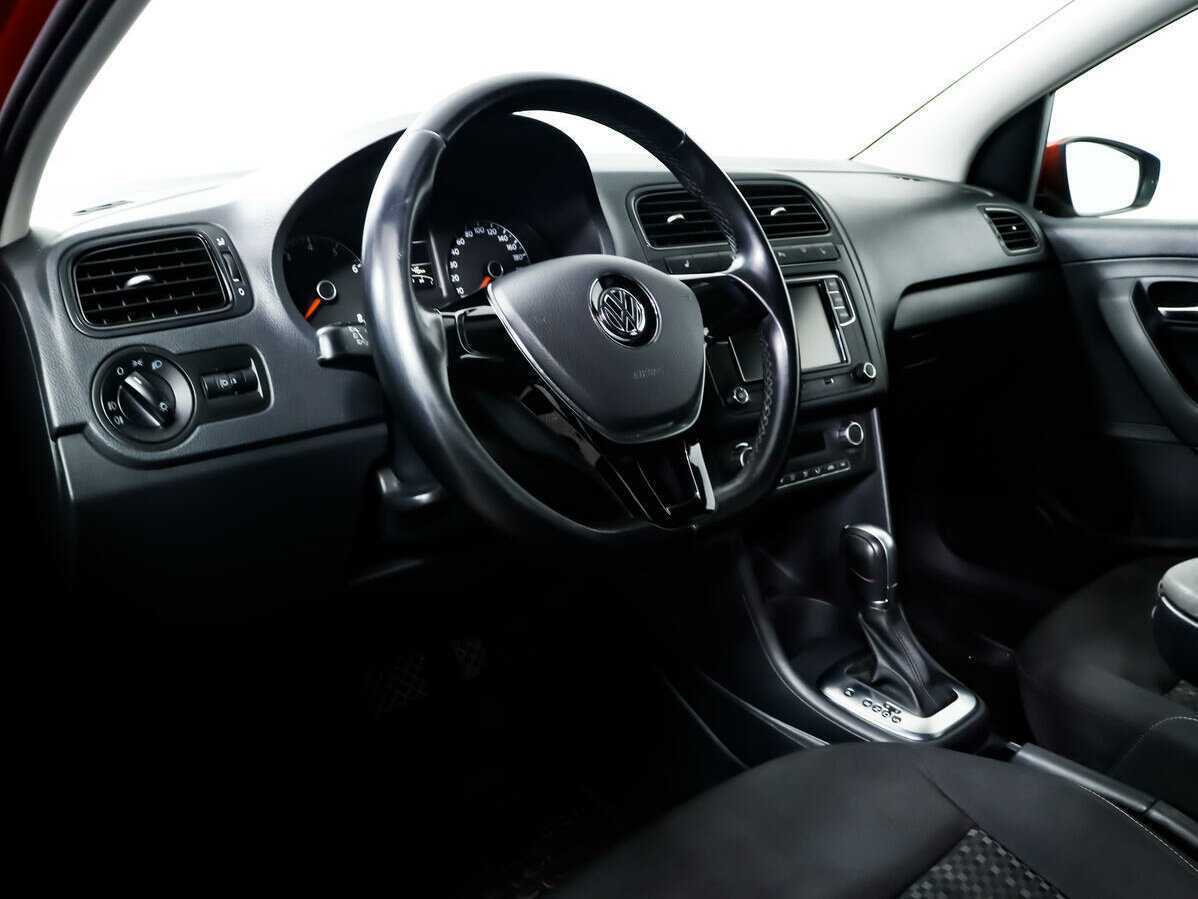 Volkswagen Polo, 2015 Фото №13