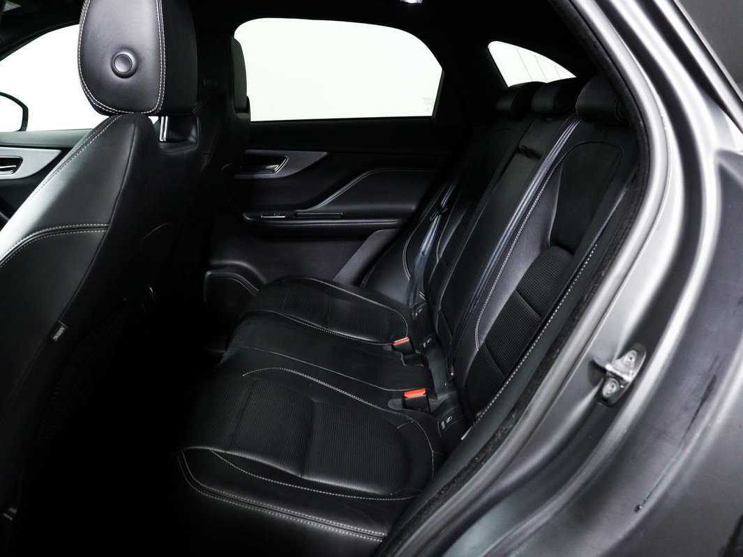 Jaguar F-Pace, 2016 Фото №12