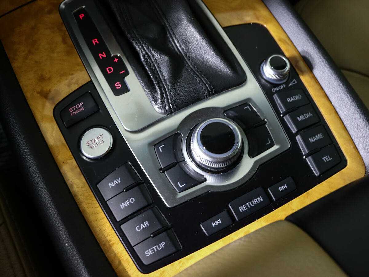 Audi Q7, 2010 Фото №25