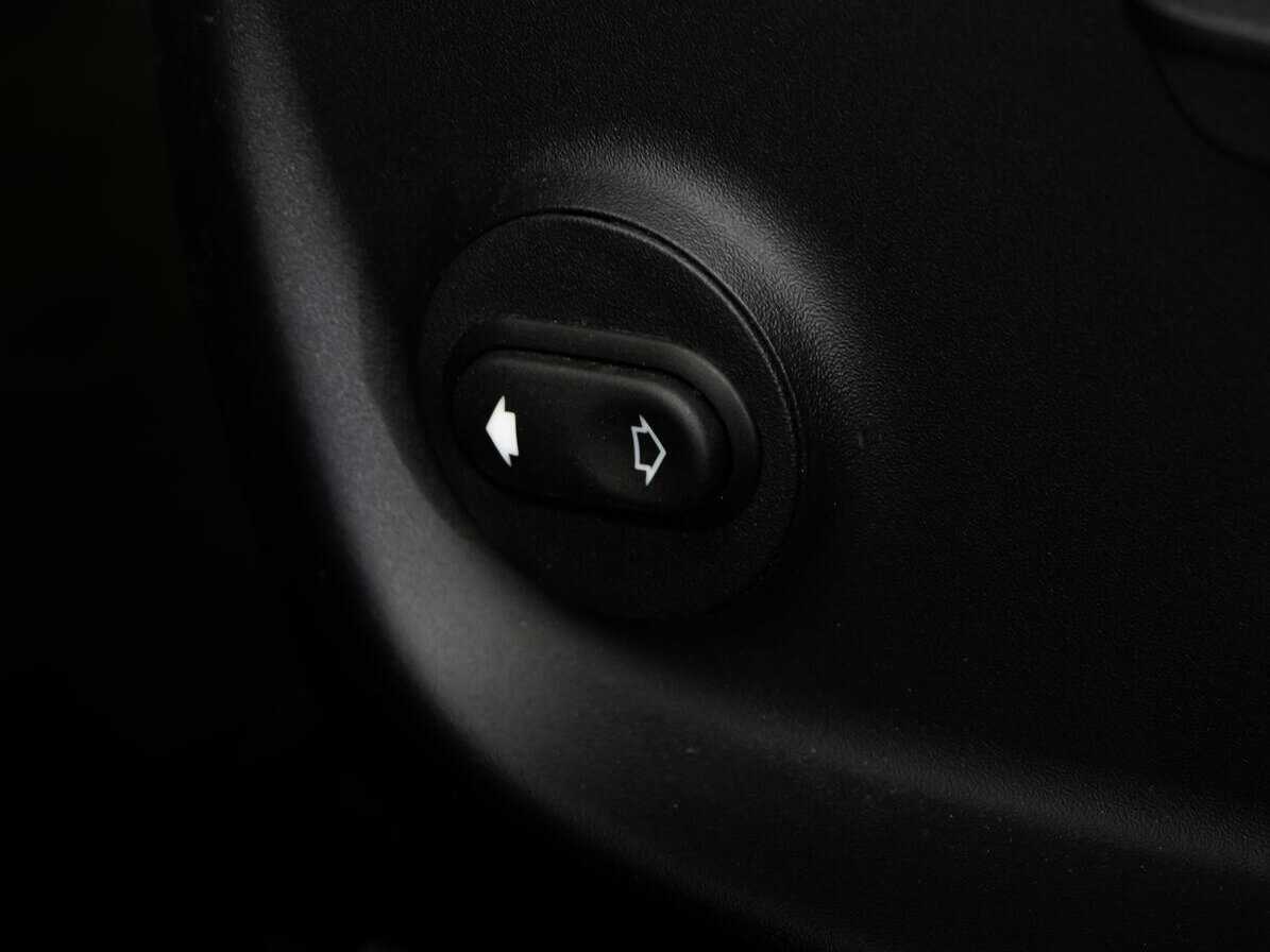 Jaguar XE, 2017 Фото №21